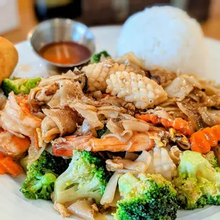 See ew lunch special with seafood.
