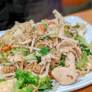 Thai Thai noodles with chicken