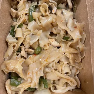 Drunken noodles with chicken