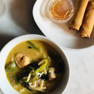 Green Curry w/Shrimp and fried Springrolls