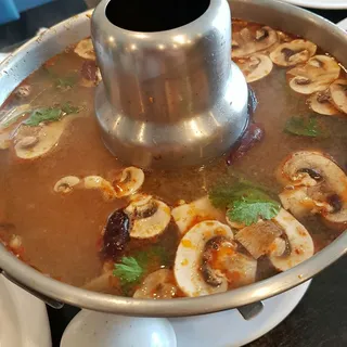 SU1. Large Tom Yum Soup