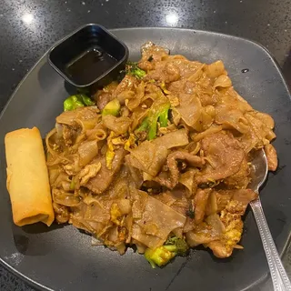 L2. Pad See Ew Lunch Special