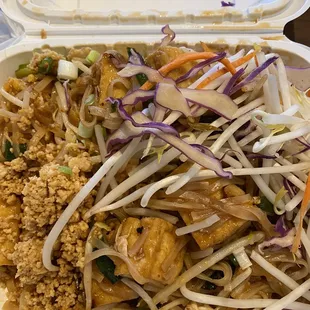 Pad thai with tofu