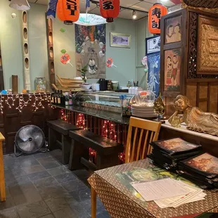 sushi and sashimi, interior