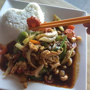 Golden Cashew Chicken