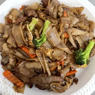 Pad See Iew w Roasted Duck