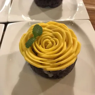Sweet Sticky Rice & Fresh Mango