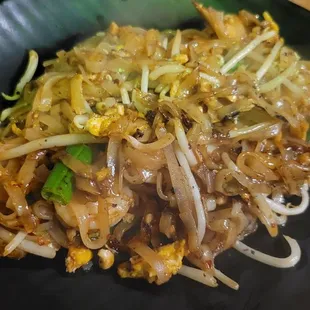 Shrimp pad thai