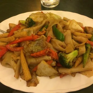 Pad Cashew Noodles Dinner
