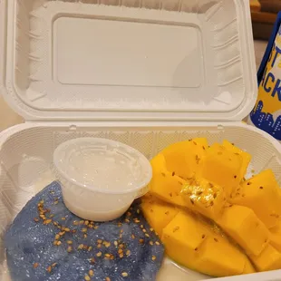 Omg the mango sticky rice!! So good and great presentation.