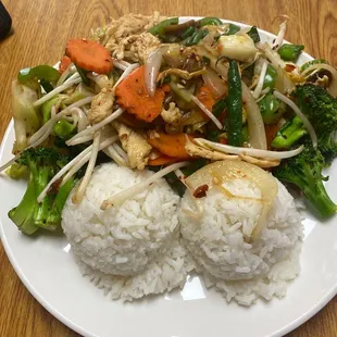 Chicken with Stir Fry Veggies - Excellent mix and spice.