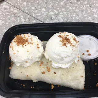 Coconut Ice Cream with Sweet Sticky Rice