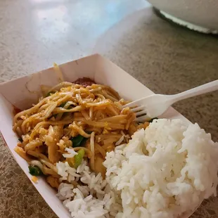 Phad thai.