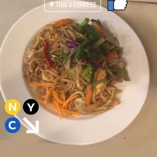 noodle soup, ramen, noodle dish, noodles, ramen and noodles, food