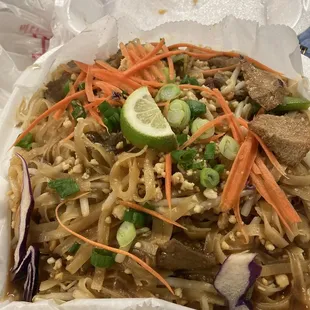 N4 Pad Thai soy pepper steak