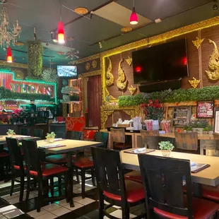 Such a pretty place!!  Can't wait to eat!