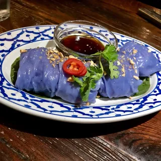 Pak Mor Puk (Vegetable Crepe Dumplings)