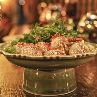Sa Koo Sai Moo (Tapioca Dumplings)