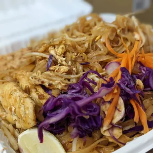 Chicken pad thai