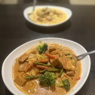 House curry noodles with tofu