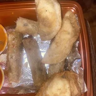 Crab cheese wontons and Siam rolls - really good