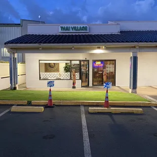 Exterior, 2 stalls for take out pick up