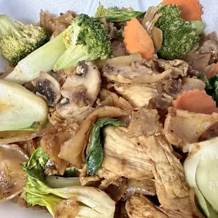 Pad See Ewe with chicken