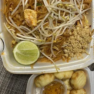 Chicken pad thai and cheese flowers