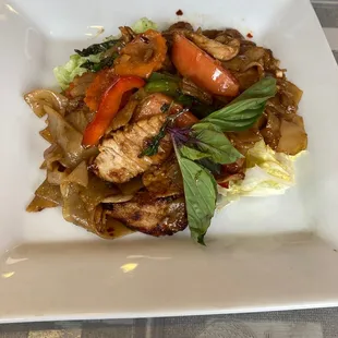 drunken noodles w pork
