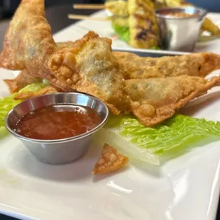 Basil chicken wontons