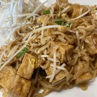 Pad Thai with crispy tofu