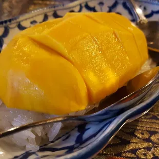 Sticky rice w mango