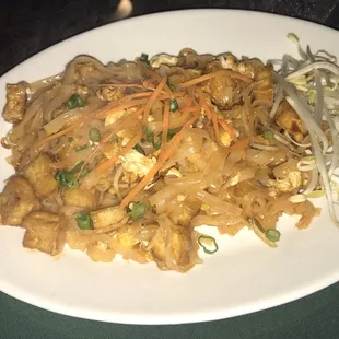 Pad Thai with tofu (peanuts on the side)