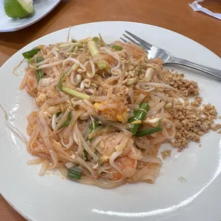 Shrimp pad Thai