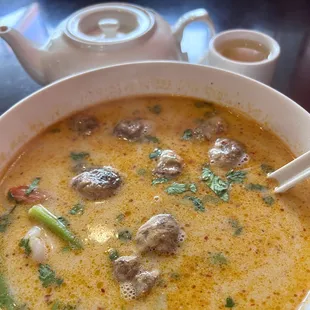 Tom Yum Goong - soup with shrimp, mushrooms, scallions