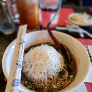 Thai boat noodles