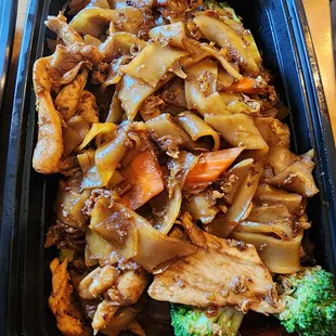 Pad See Ew (rice noodle) with a hint of smoky flavor from the wok. Very good!