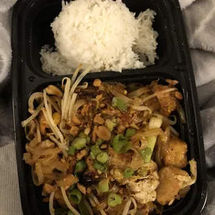 Pad Thai - mediocre and sooo spicy for 2 stars