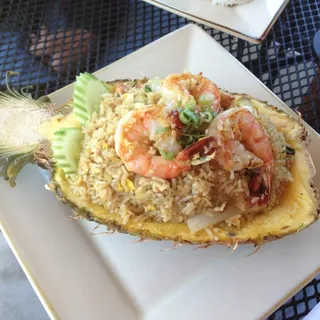 Pineapple Fried Rice ** Pineapple bowl available on dining ONLY**