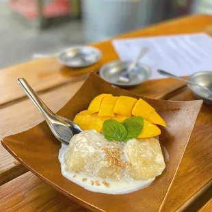 Mango sticky rice