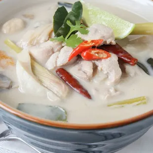 Tom Kha