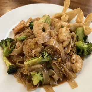 Pad Sea Eaw