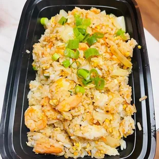  fried rice with shrimp and vegetables