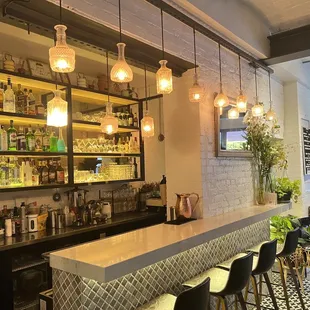 Full bar