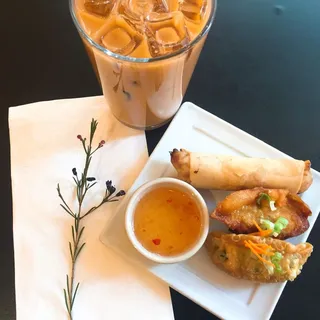 Crispy Vegetable Rolls Tray