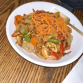 C10. Pat Kee Mao Noodle
