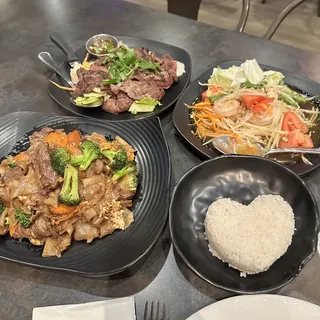 S-3. PAPAYA SALAD (V)