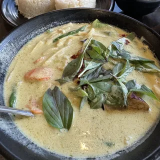 C-2. Green Curry (Kaeng Khiao Wan)