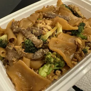 Beef Pad See Ew Noodle
