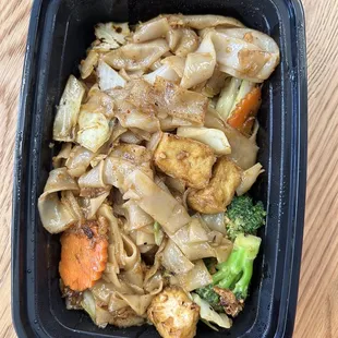 Pad see ew with tofu and veggies